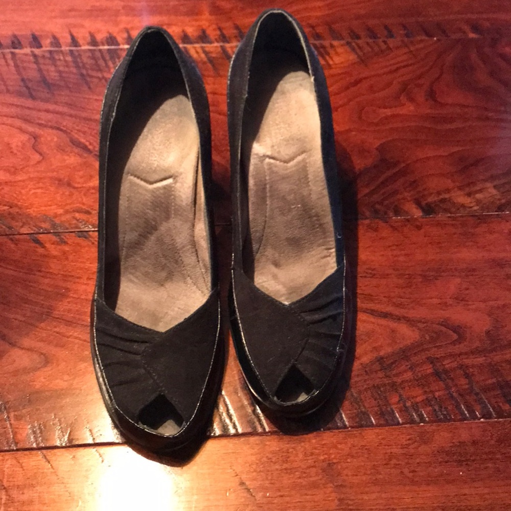 What’s what heels in good condition